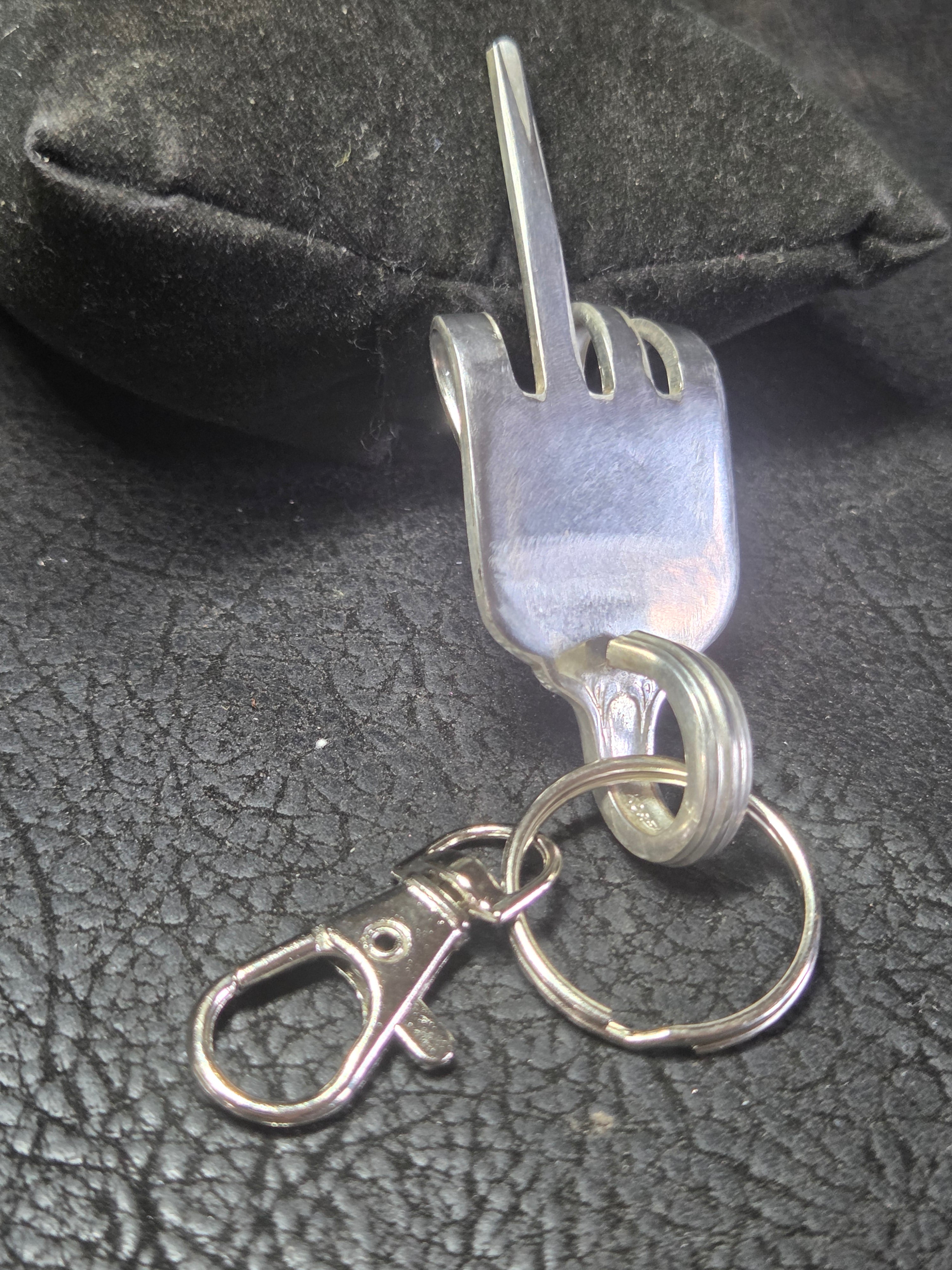 Handmade "Your #1" Sign Keychain ✌️ Upcycled Fork – One of a Kind