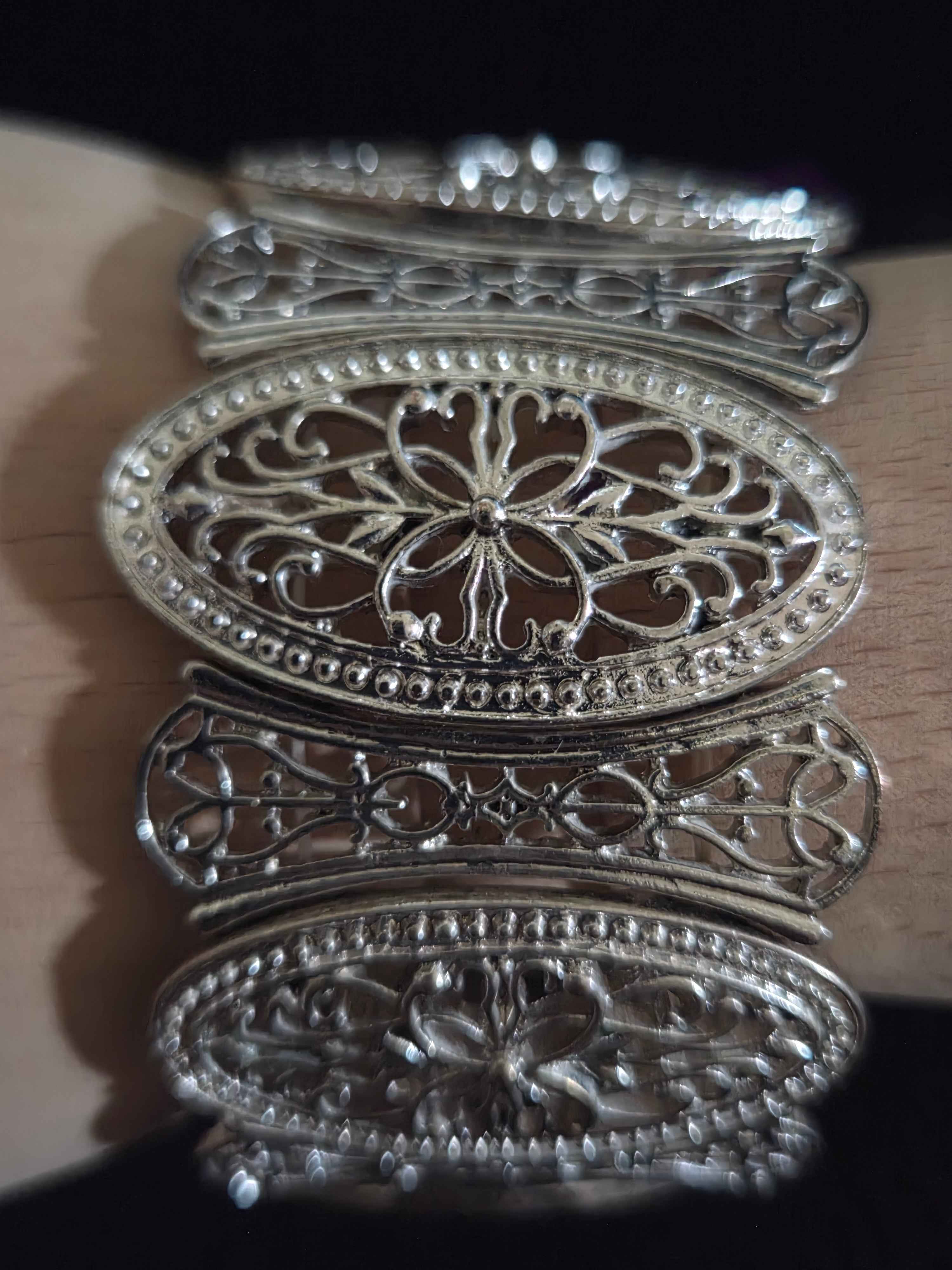 Vintage Filigree Stretch Bracelet – Easy On/Off, Intricate Design