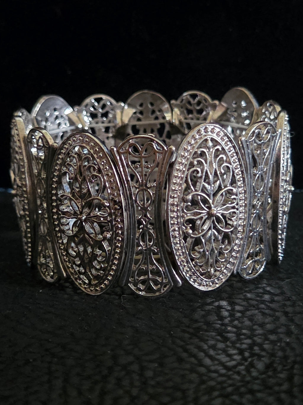 Vintage Filigree Stretch Bracelet – Easy On/Off, Intricate Design