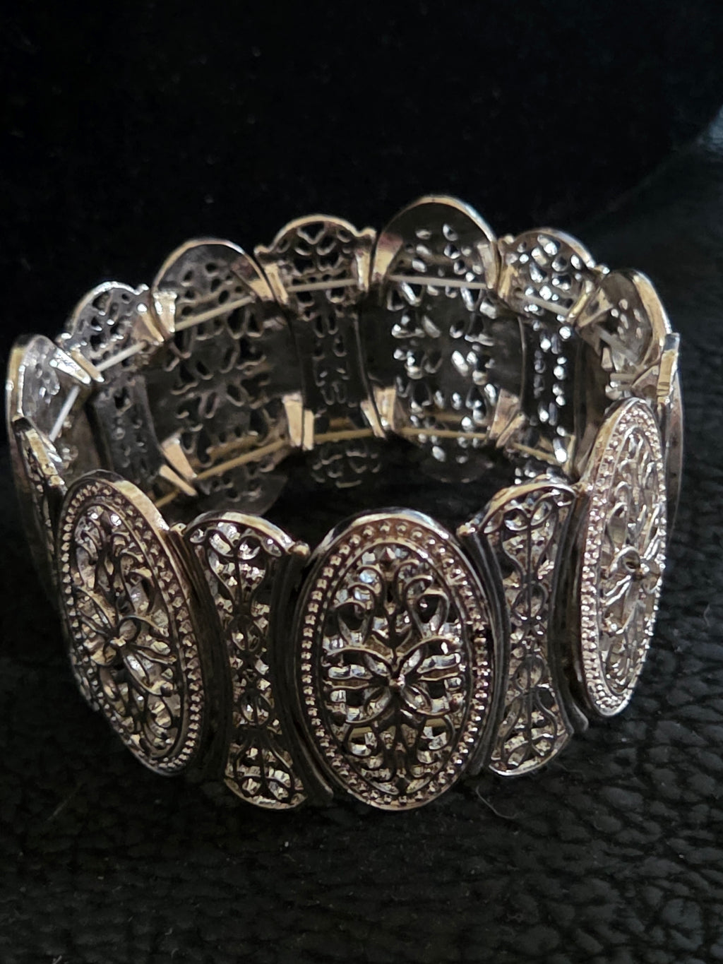 Vintage Filigree Stretch Bracelet – Easy On/Off, Intricate Design