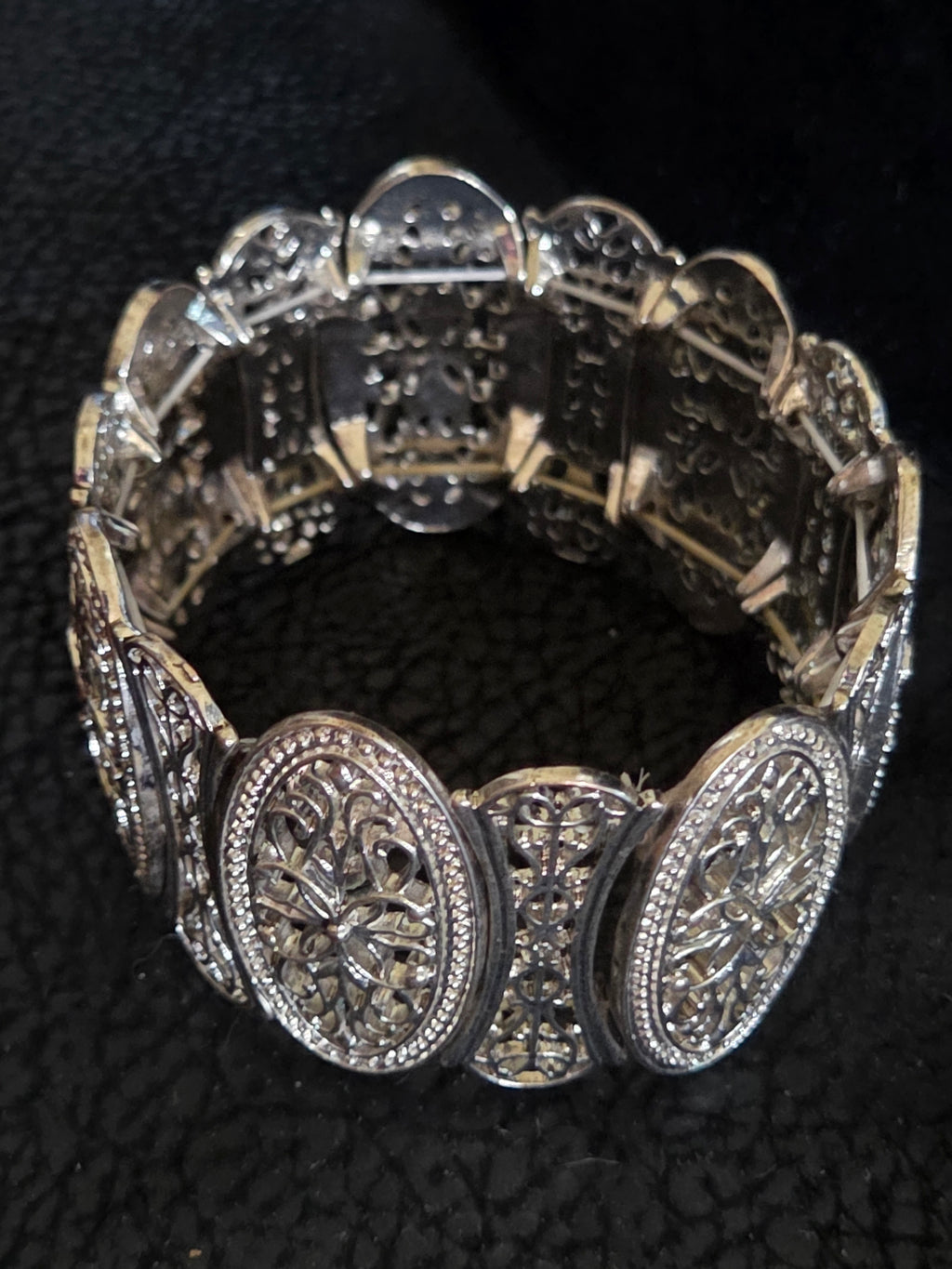 Vintage Filigree Stretch Bracelet – Easy On/Off, Intricate Design