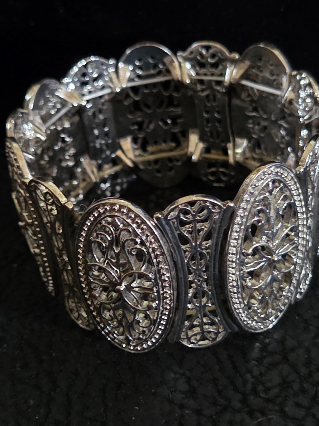 Vintage Filigree Stretch Bracelet – Easy On/Off, Intricate Design